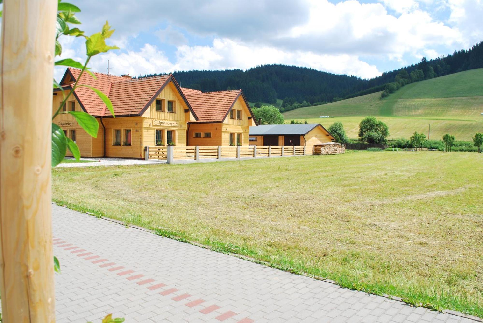 Apartmany Velké Karlovice Exterior foto